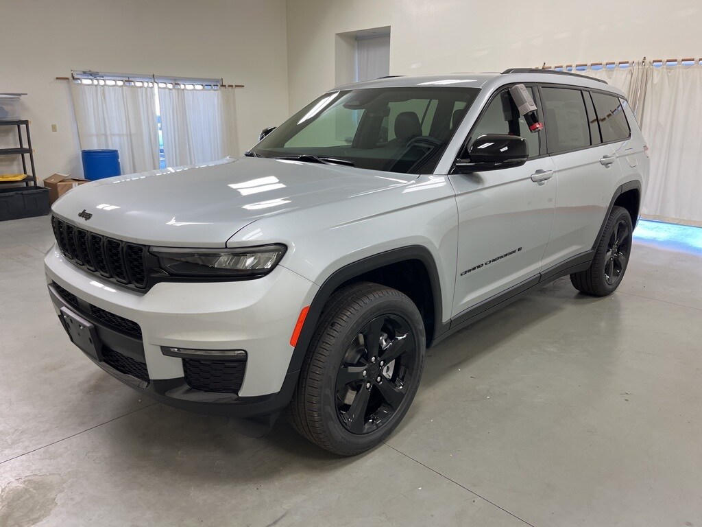 2025 Jeep Grand Cherokee Limited photo 4