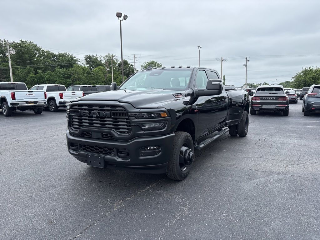 New 2026 Ram 3500 TRADESMAN CREW CAB 4X4 8' BOX Pickup