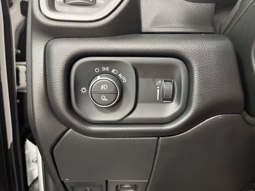 2025 RAM 2500 Tradesman - Photo 10