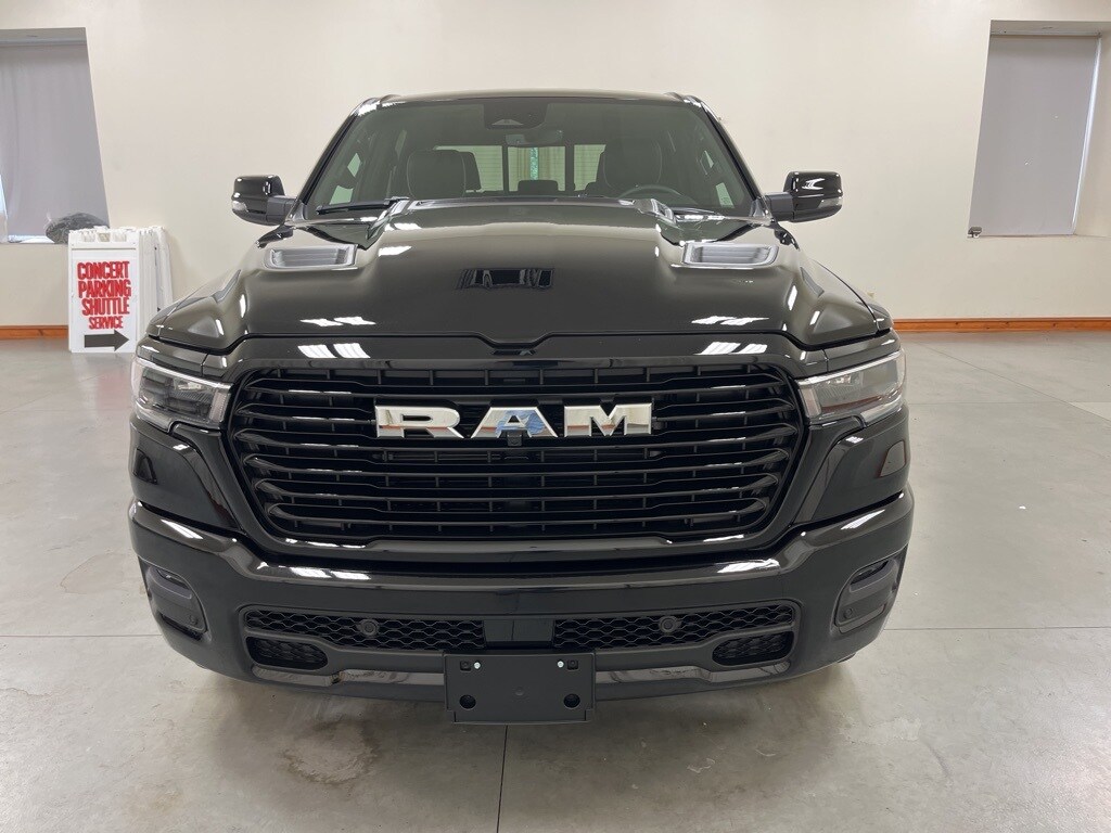 2025 Ram 1500 Laramie photo 3