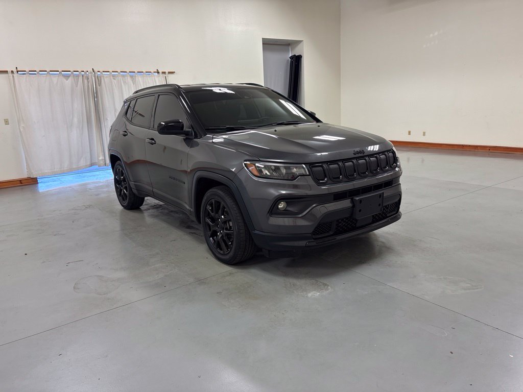 Used 2022 Jeep Compass Altitude with VIN 3C4NJCBB6NT192618 for sale in Nashville, IL