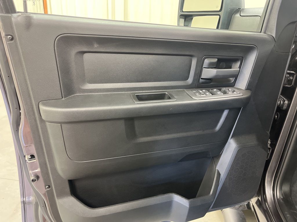 2025 RAM 2500 Tradesman - Photo 16