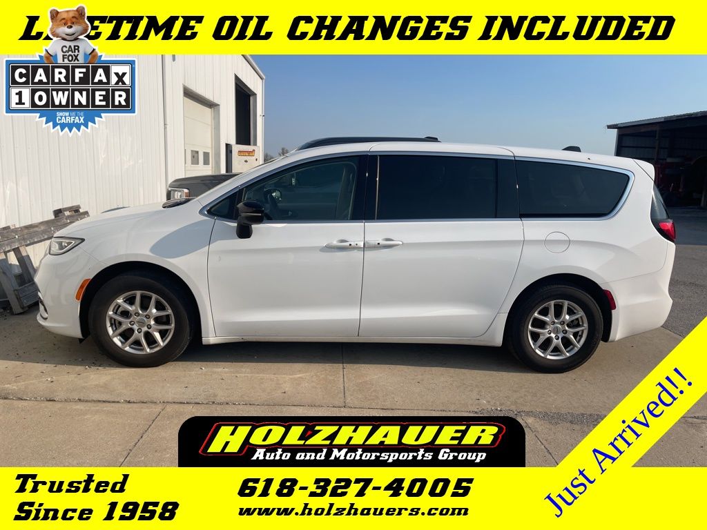 2024 Chrysler Pacifica Touring L