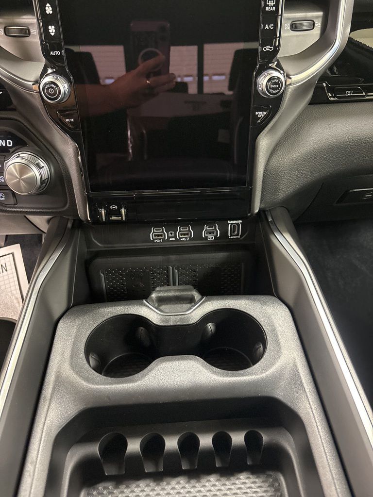 2026 RAM 1500 Laramie - Photo 14