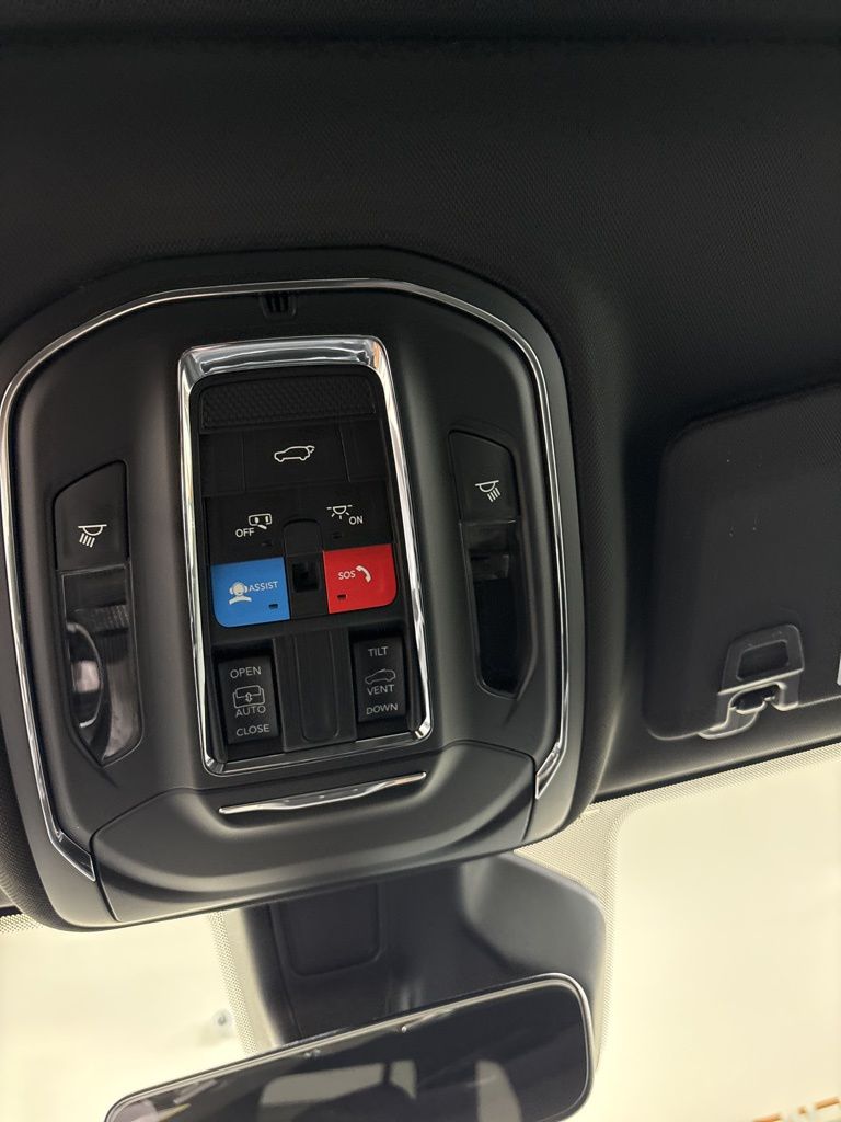 2025 Jeep Grand Cherokee Altitude - Photo 16