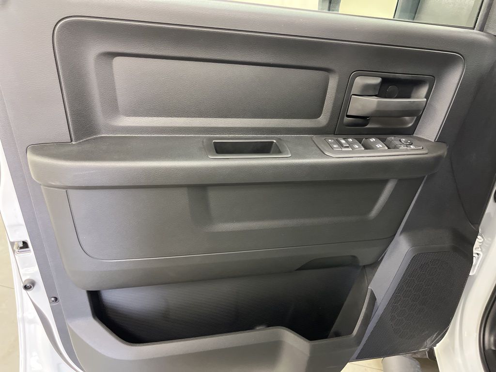 2025 RAM 2500 Tradesman - Photo 17