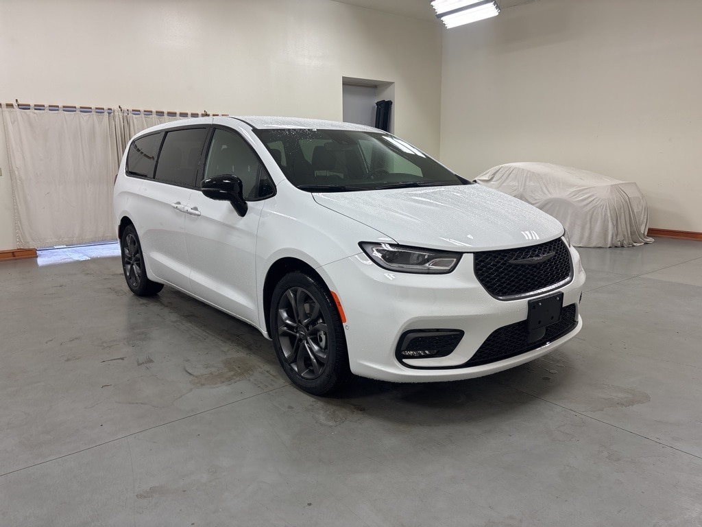 New 2026 Chrysler Pacifica SELECT Passenger Van