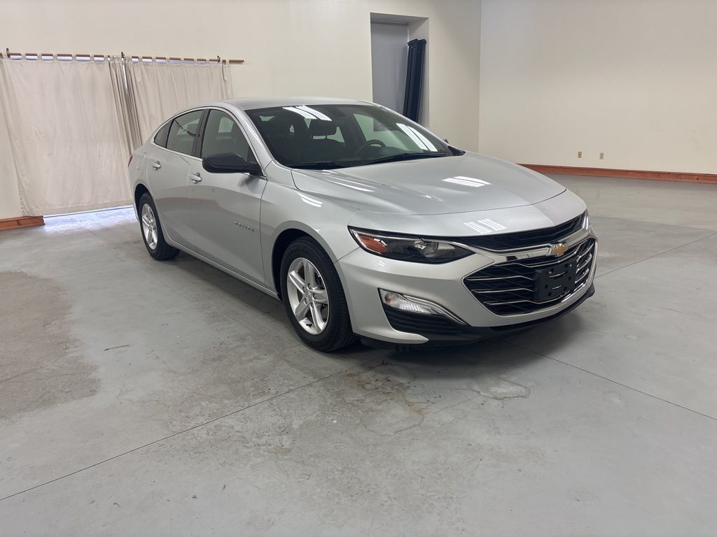Used 2022 Chevrolet Malibu 1FL with VIN 1G1ZC5ST8NF142211 for sale in Nashville, IL