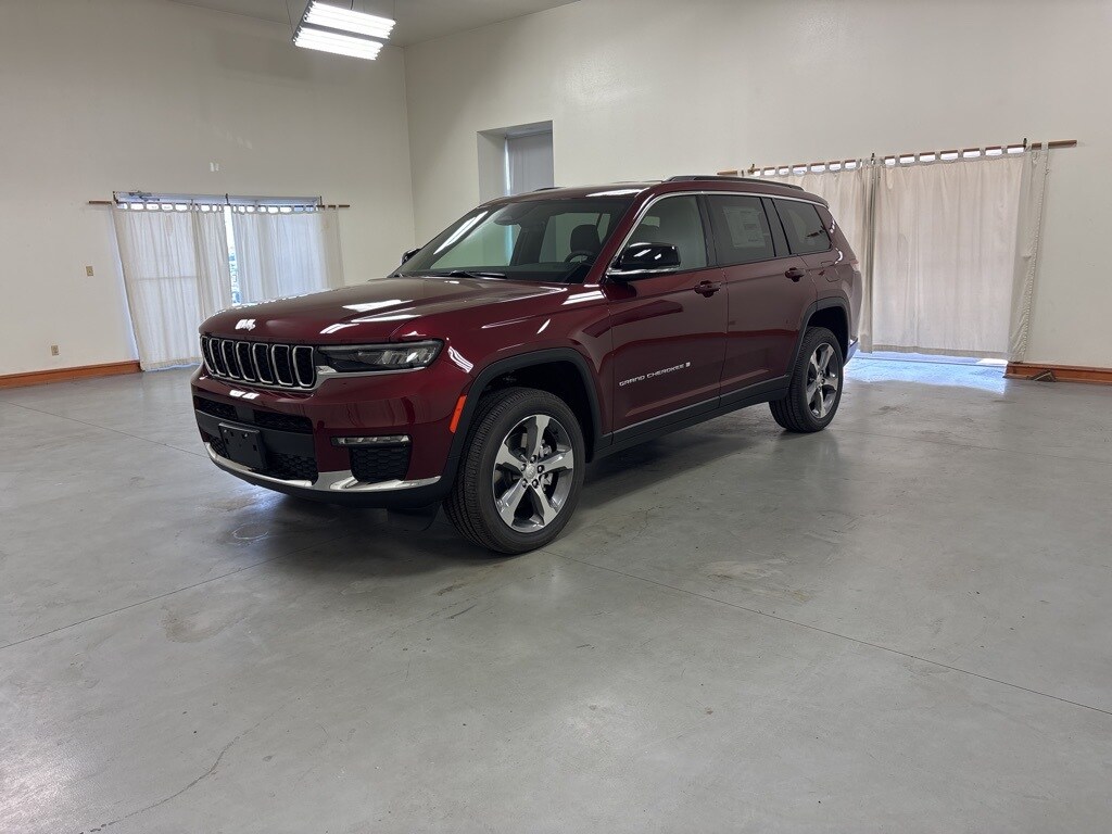 2025 Jeep Grand Cherokee Limited photo 3