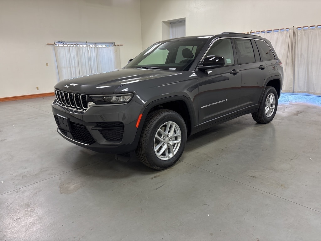 New 2025 Jeep Grand Cherokee LAREDO X 4X4 Sport Utility