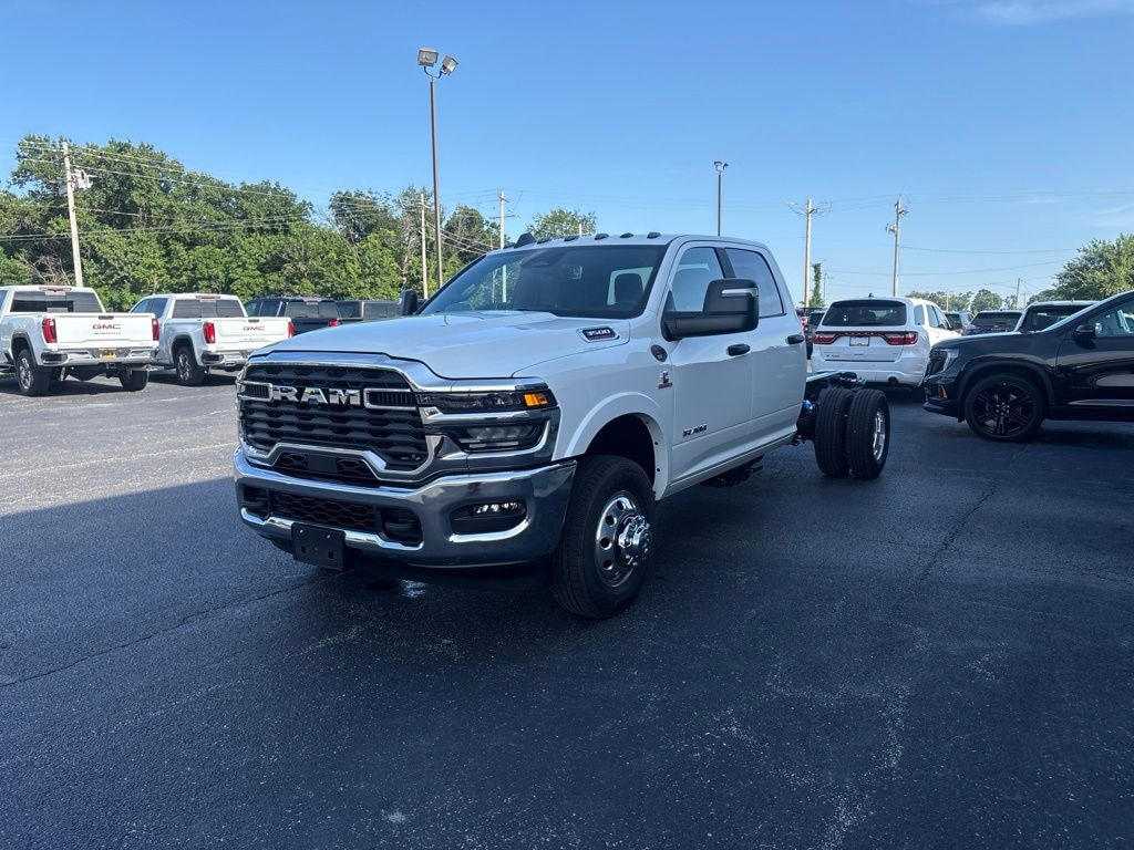 New 2026 Ram 3500 BIG HORN CREW 4X4 60' CA Pickup