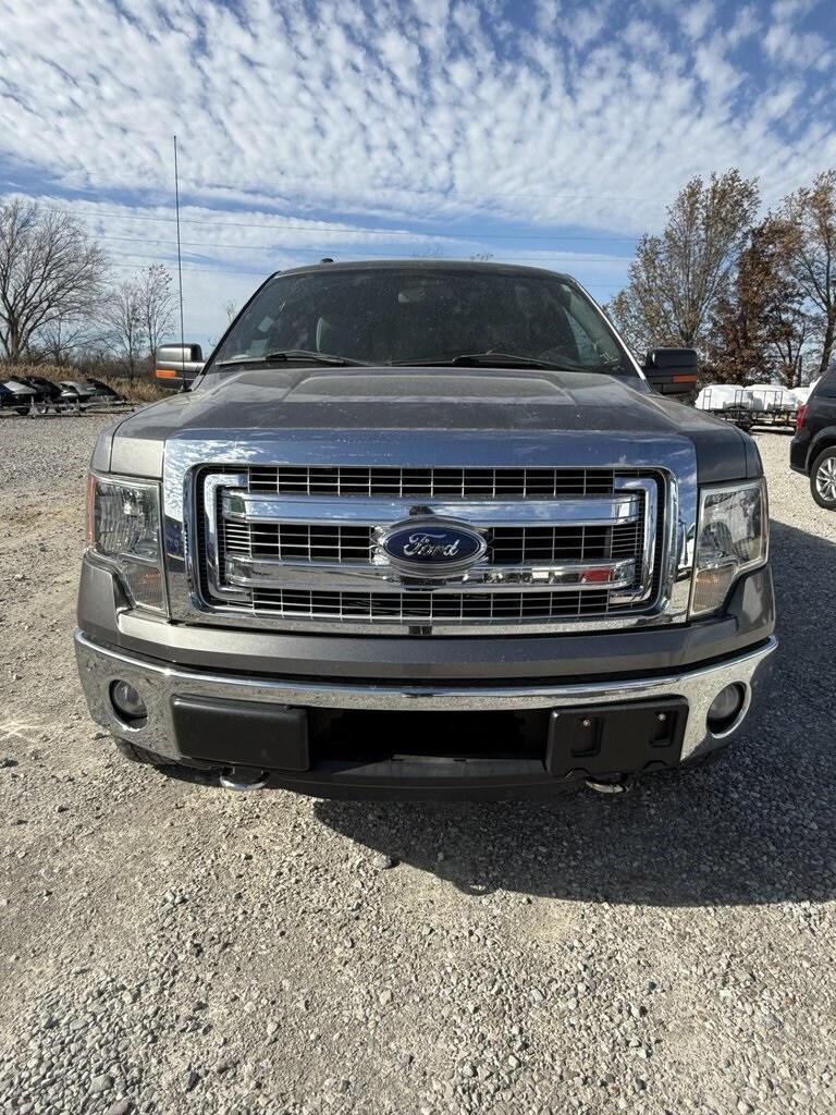 2013 Ford F-150 XLT photo 2