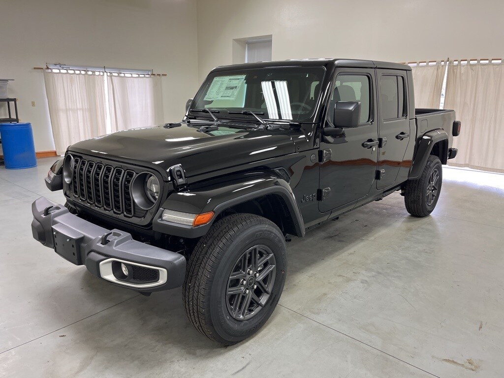 2025 Jeep Gladiator Sport S photo 4