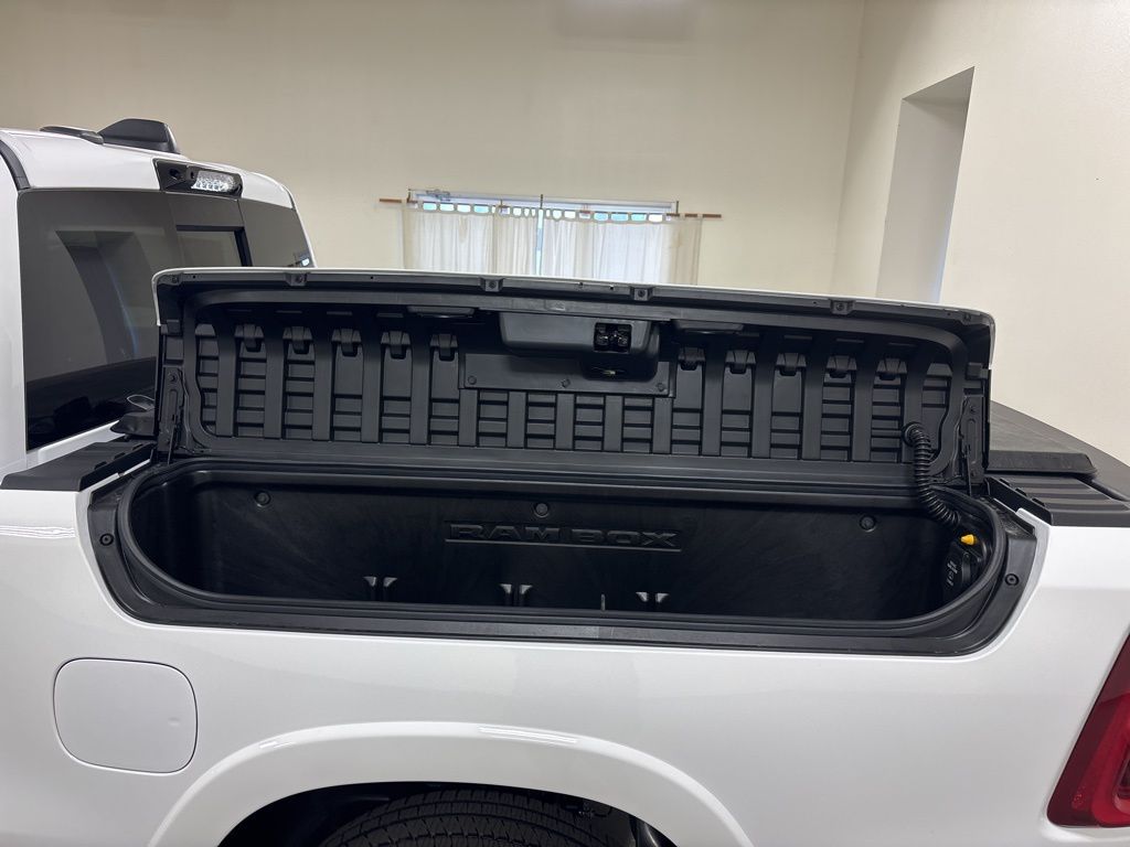 2026 RAM 1500 Limited - Photo 26