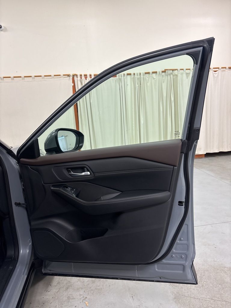 2023 Nissan Rogue SL - Photo 31