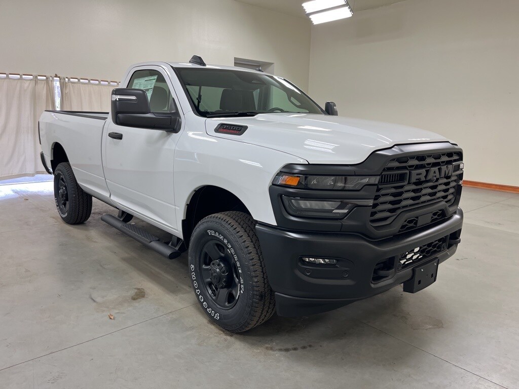 2025 Ram 3500 Tradesman photo 2