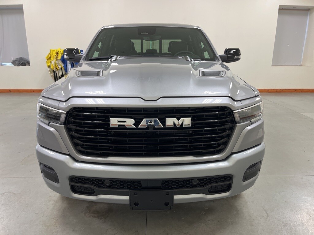 2025 Ram 1500 Laramie photo 3