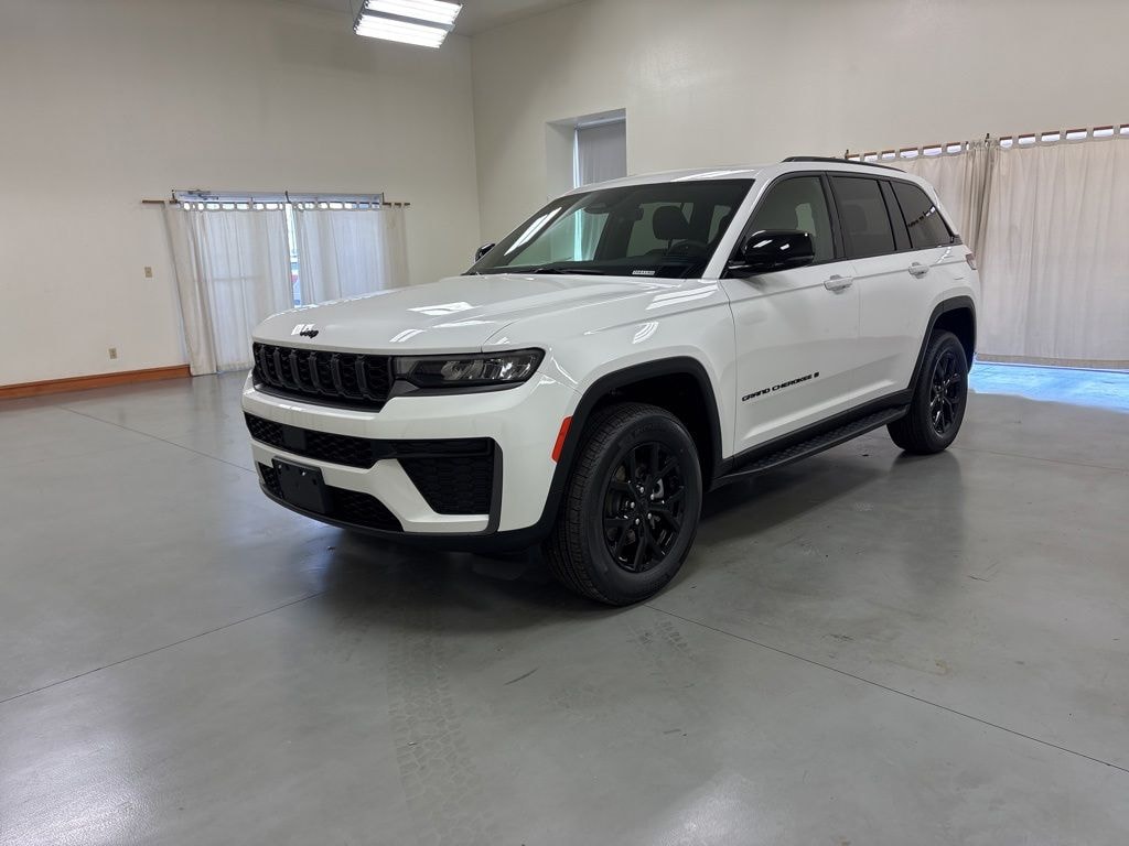 New 2026 Jeep Grand Cherokee LAREDO ALTITUDE 4X4 Sport Utility