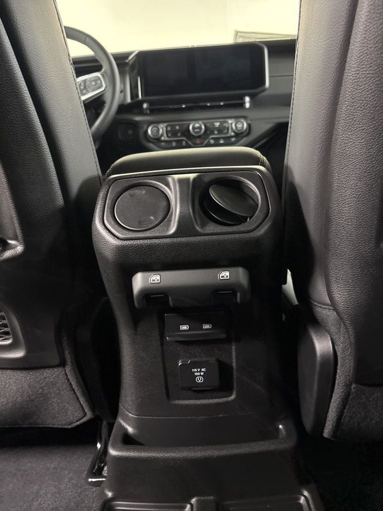 2025 Jeep Wrangler 4-Door Sahara - Photo 22