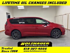 2026 Chrysler Pacifica SELECT Passenger Van