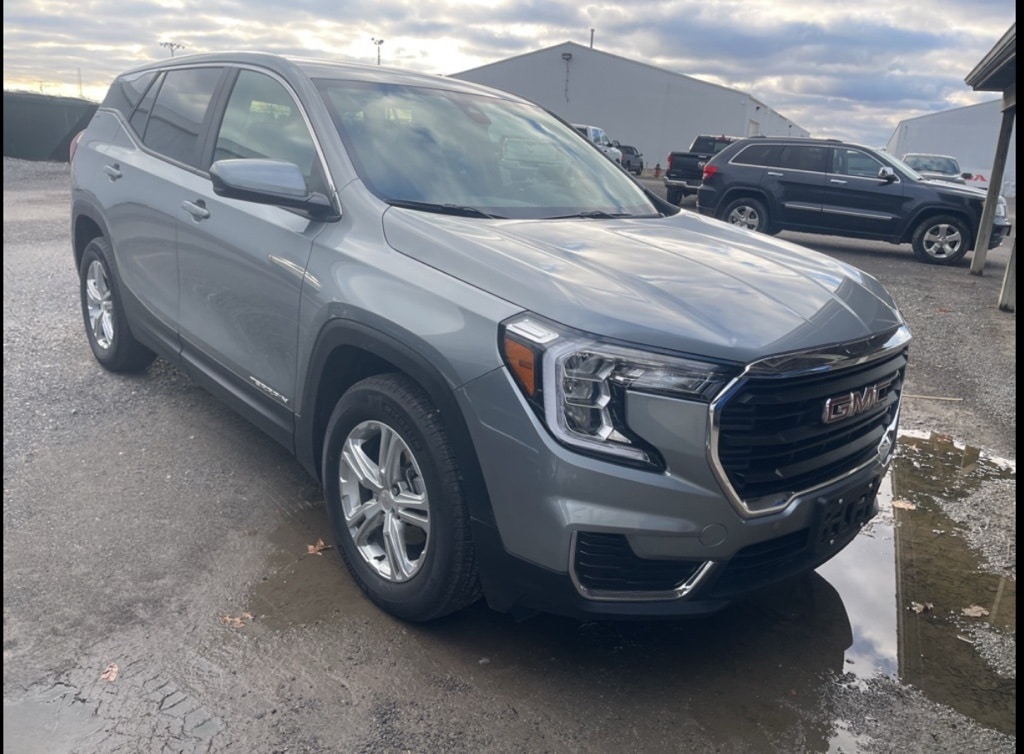 Used 2024 GMC Terrain SLE SUV