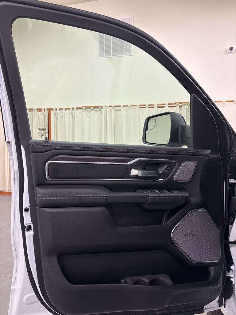 2026 RAM 1500 Laramie - Photo 19