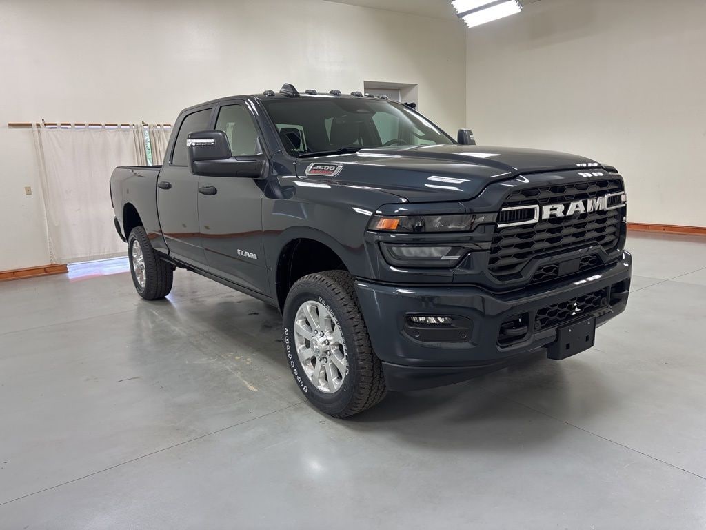 New 2026 Ram 2500 BIG HORN CREW CAB 4X4 6'4 BOX Pickup
