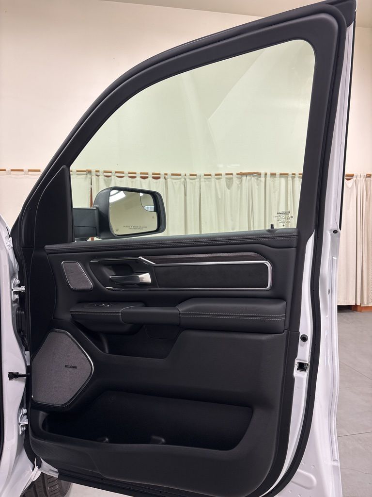 2026 RAM 1500 Laramie - Photo 37