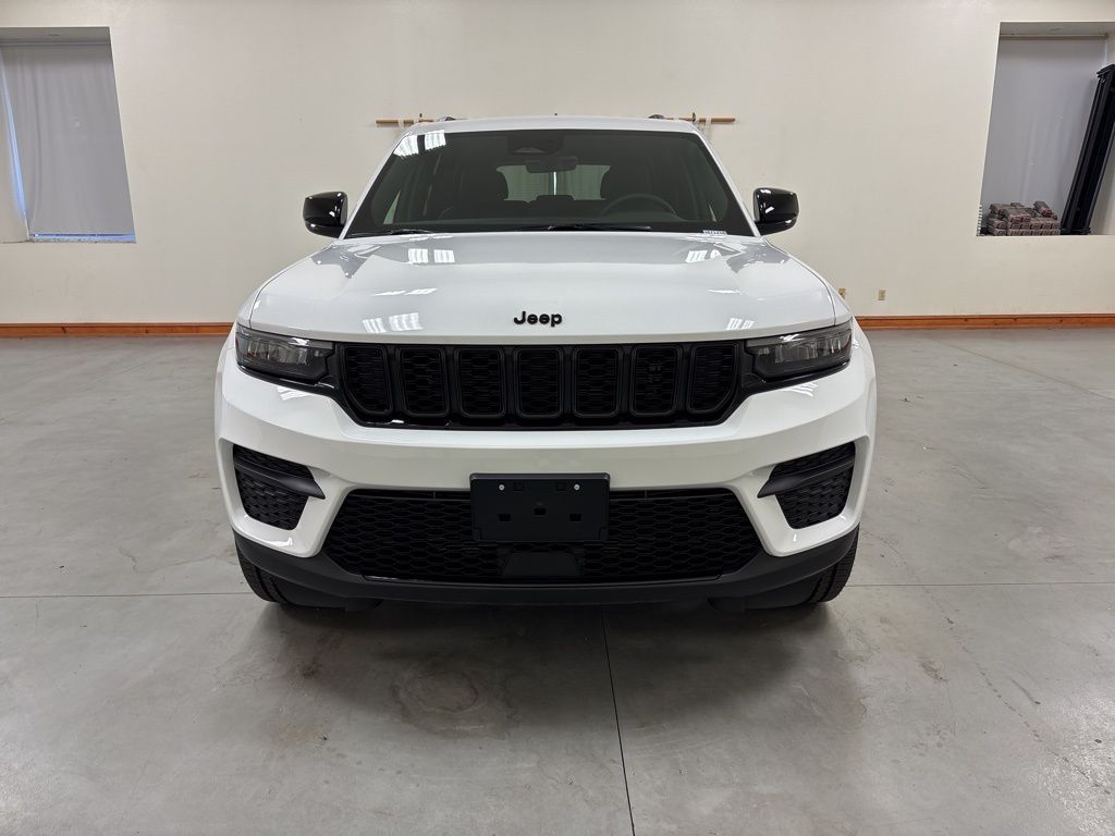 2025 Jeep Grand Cherokee Altitude - Photo 3