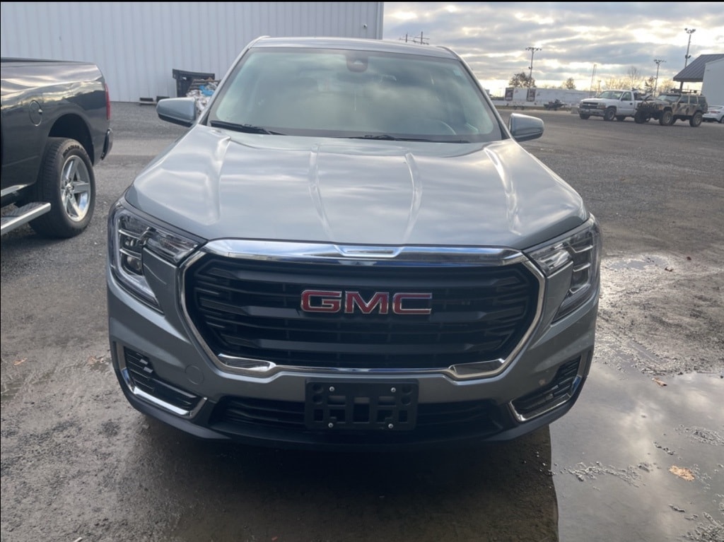 Used 2024 GMC Terrain SLE SUV
