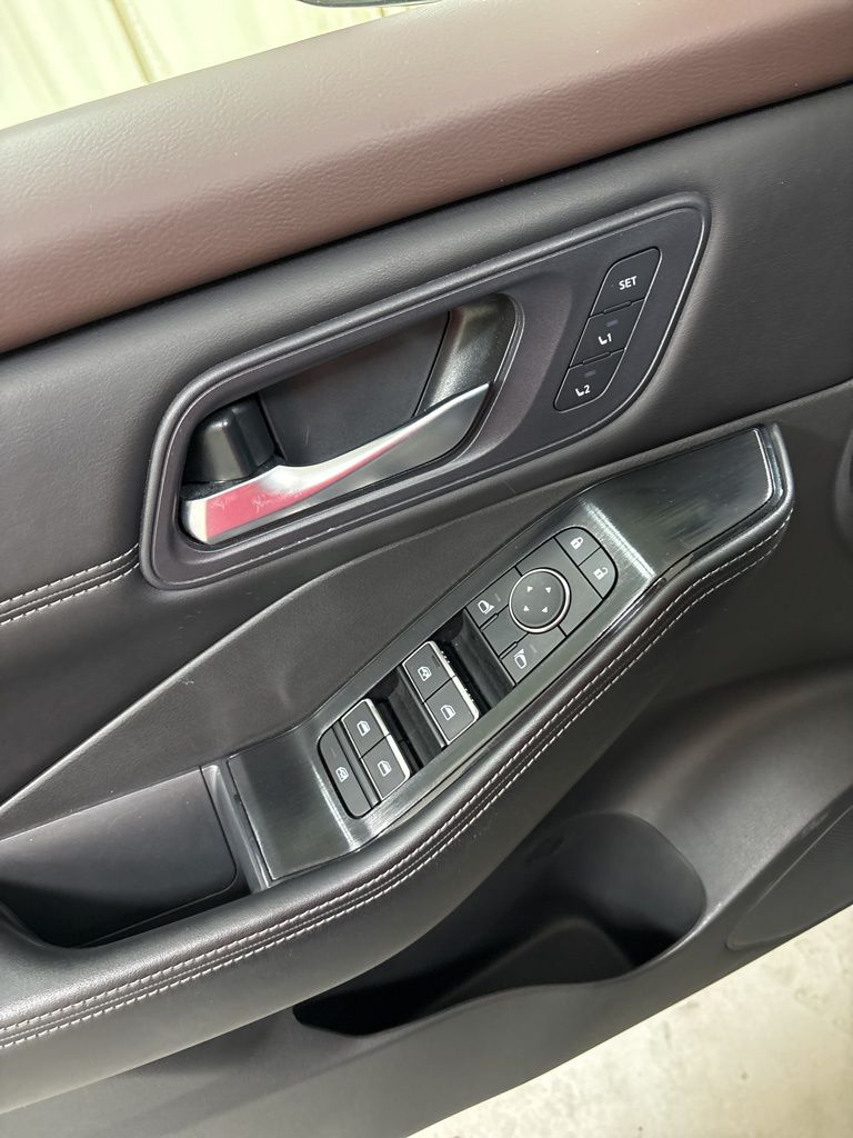 2023 Nissan Rogue SL - Photo 18