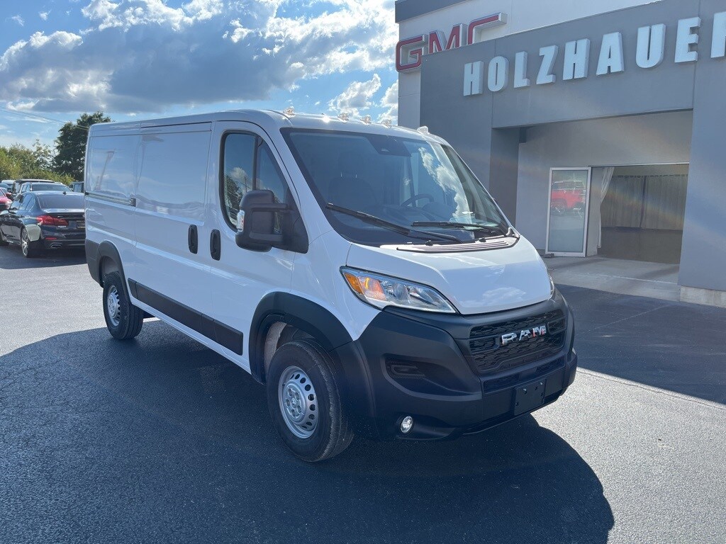 2025 Ram ProMaster 1500 Tradesman Cargo Van photo 2