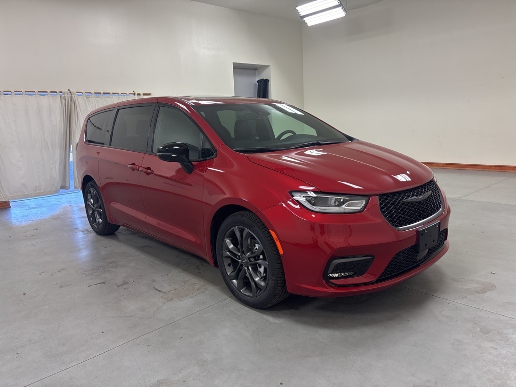 New 2026 Chrysler Pacifica SELECT Passenger Van