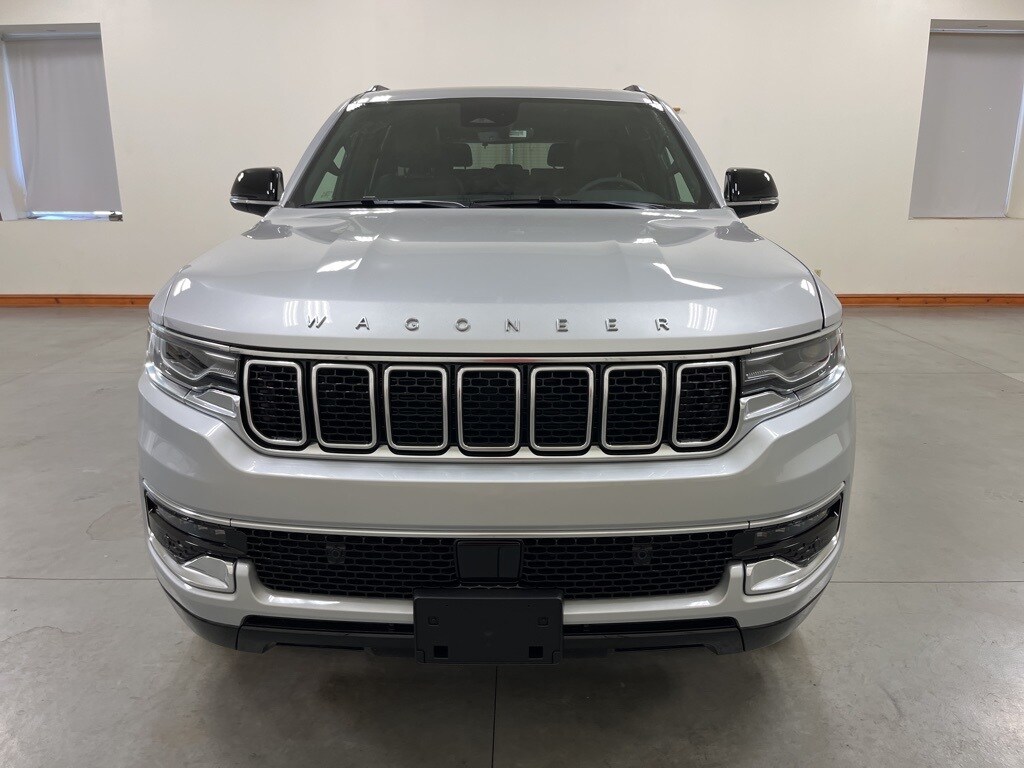 2024 Jeep Wagoneer photo 3