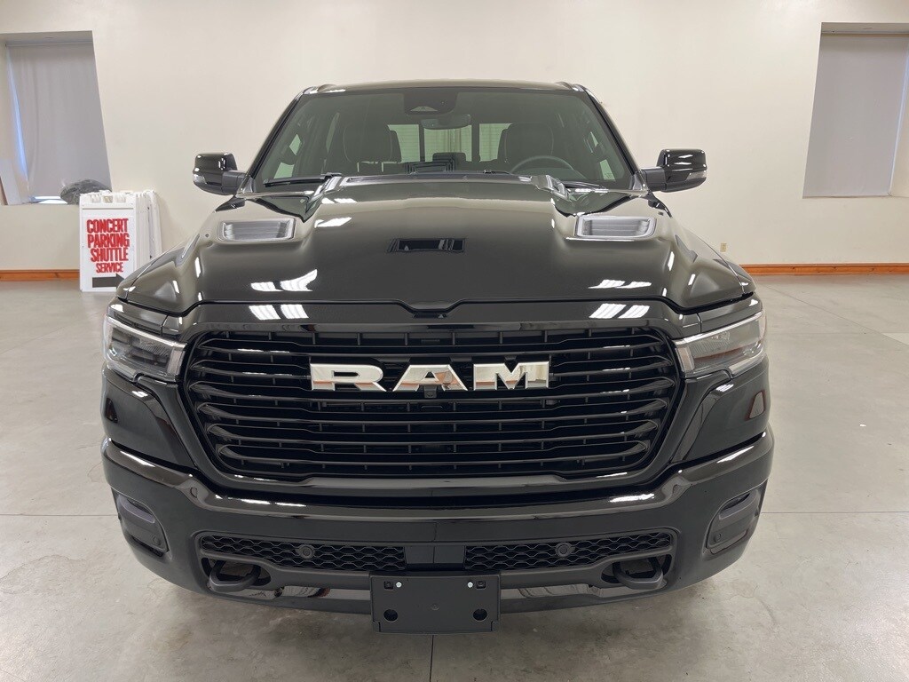 2025 Ram 1500 Laramie photo 3