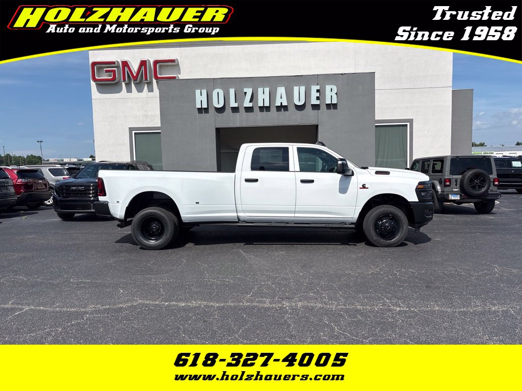 2026 Ram 3500 TRADESMAN CREW CAB 4X4 8' BOX Pickup