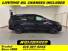 2026 Chrysler Pacifica SELECT Passenger Van