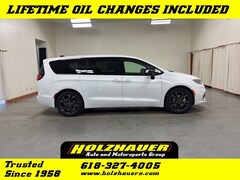 2026 Chrysler Pacifica SELECT Passenger Van
