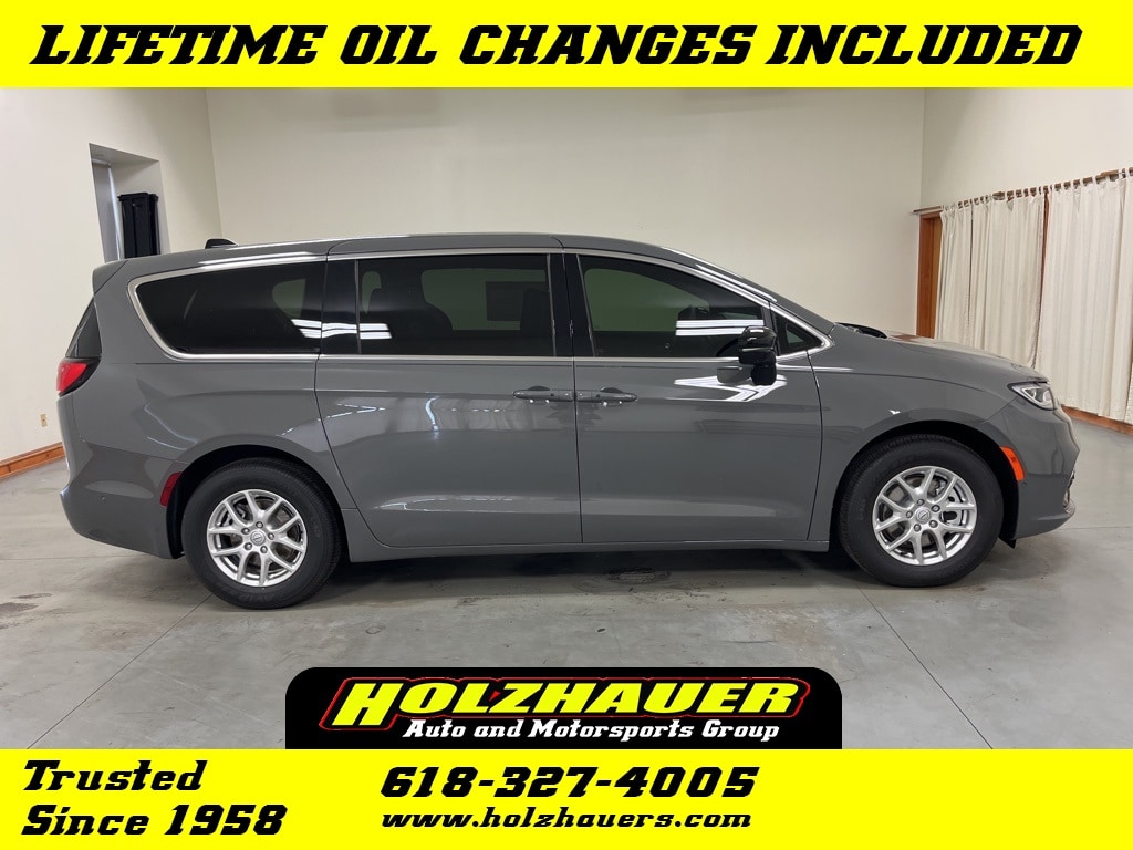 2025 Chrysler Pacifica Passenger Van 