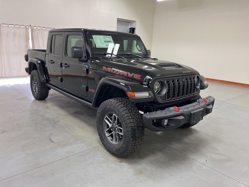 2025 Jeep Gladiator Mojave photo 2