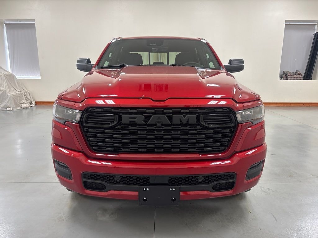 New 2026 Ram 1500 EXPRESS CREW CAB 4X4 5'7 BOX Pickup