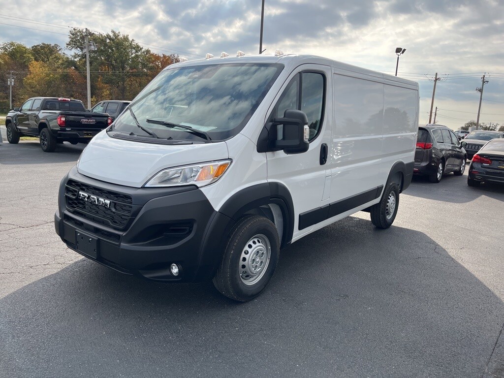 2025 Ram ProMaster 1500 Tradesman Cargo Van photo 3
