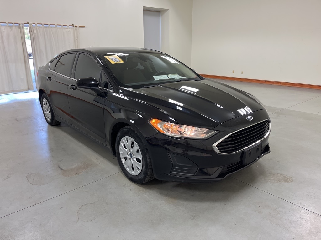 Used 2020 Ford Fusion S with VIN 3FA6P0G78LR257913 for sale in Nashville, IL