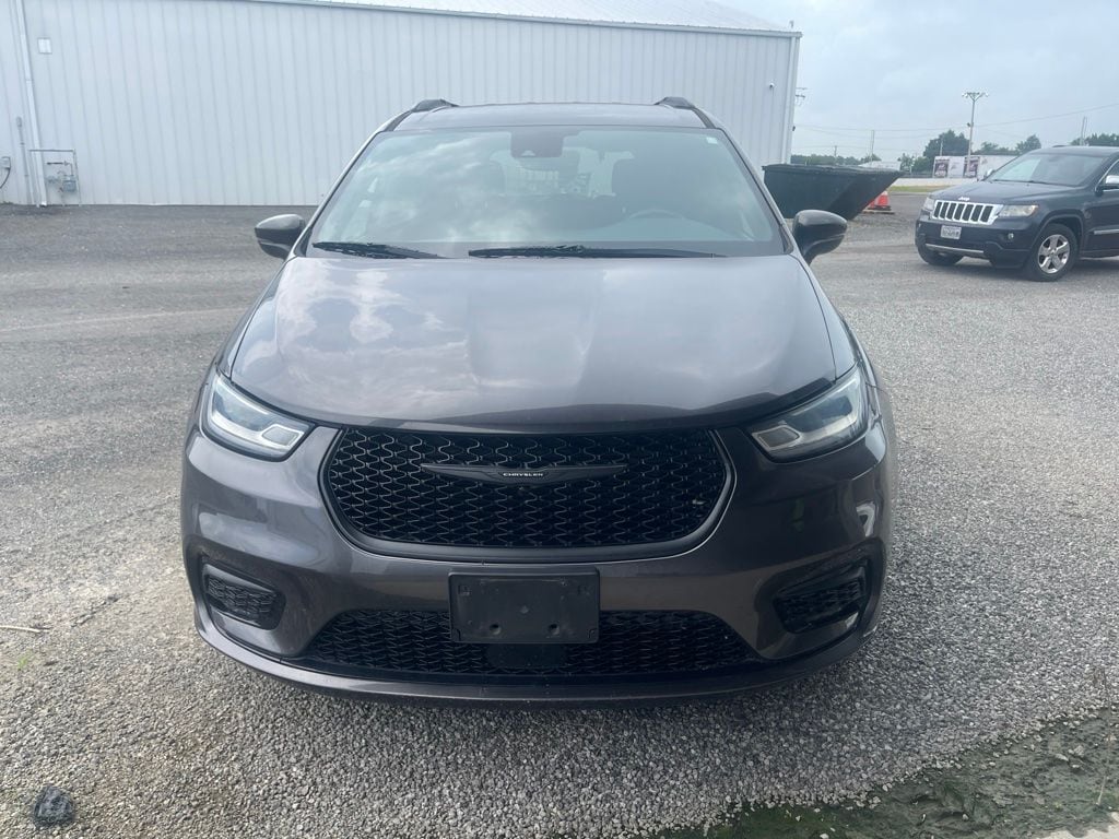 Used 2021 Chrysler Pacifica Touring Minivan/Van