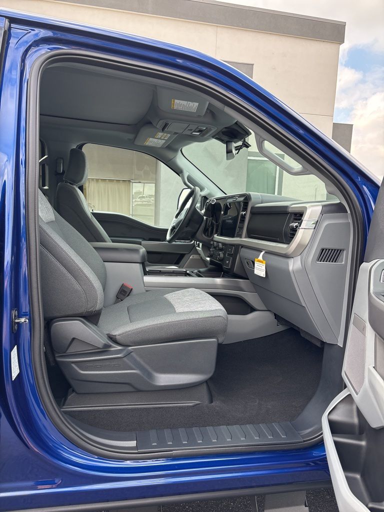 2026 Ford F-350 Super Duty XLT - Photo 31