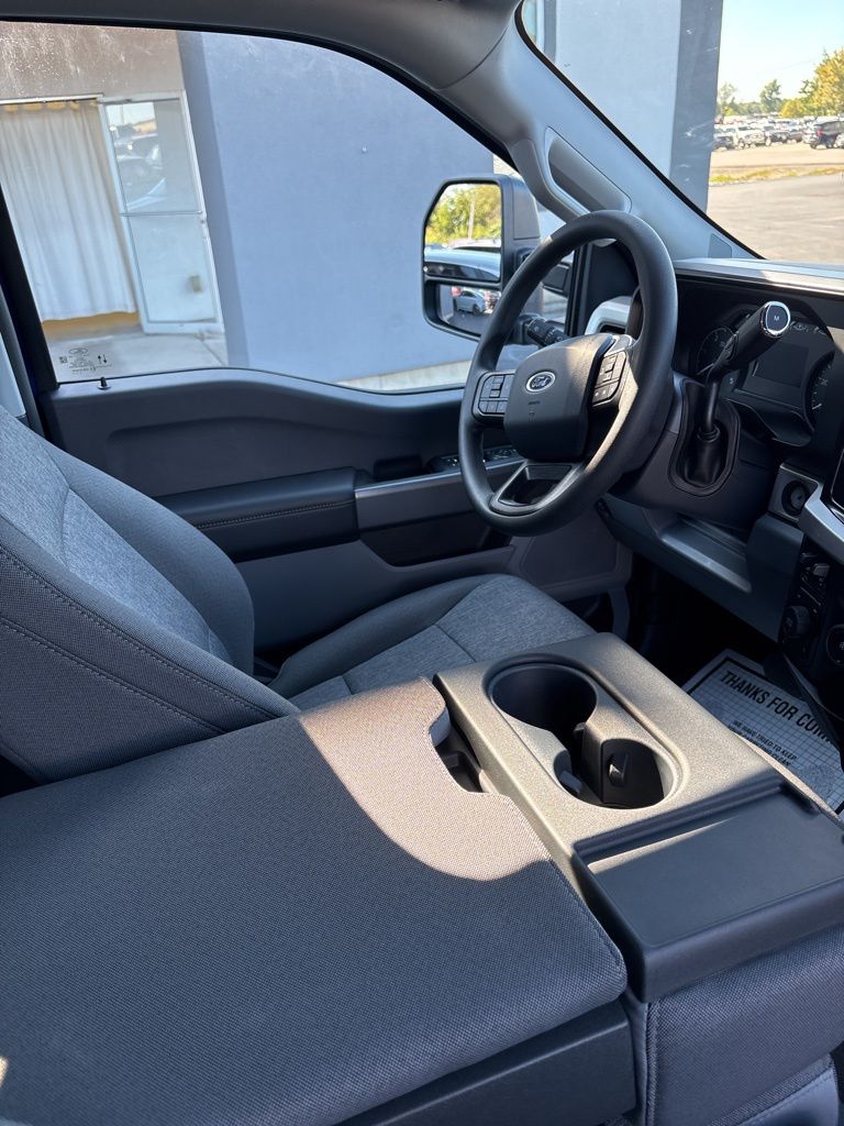 2026 Ford F-350 Super Duty XL - Photo 32