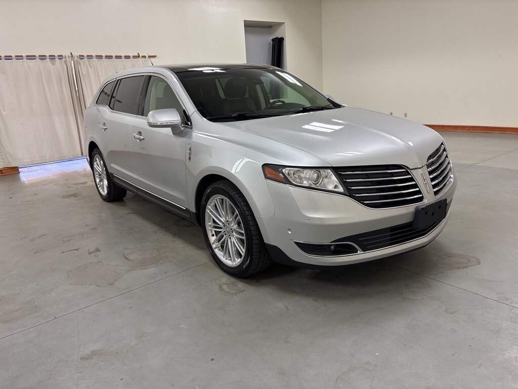 Used 2019 Lincoln MKT Reserve SUV