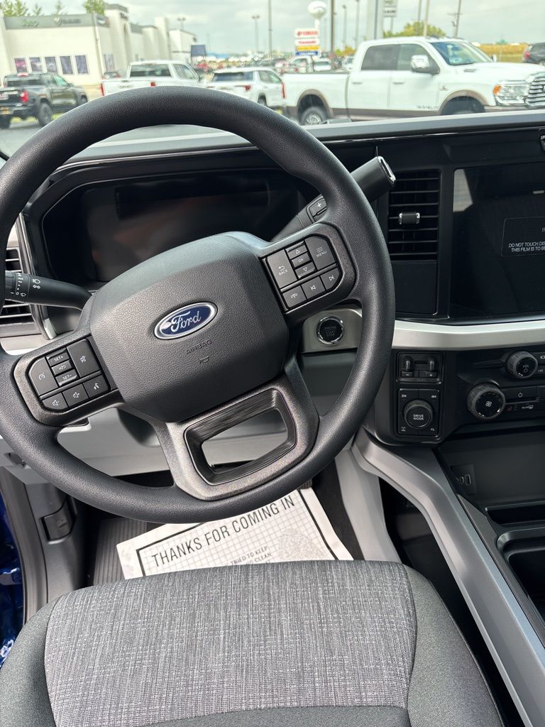 2026 Ford F-350 Super Duty XLT - Photo 11