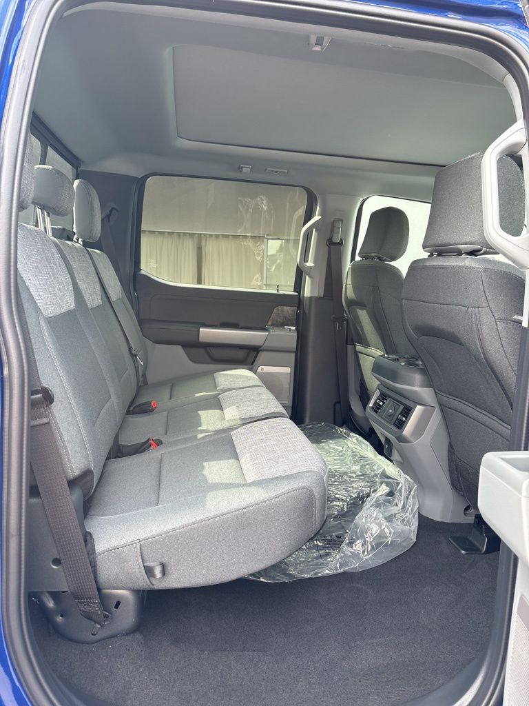 2026 Ford F-350 Super Duty XLT - Photo 37