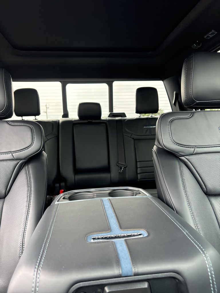 2026 Ford F-350 Super Duty Platinum - Photo 38